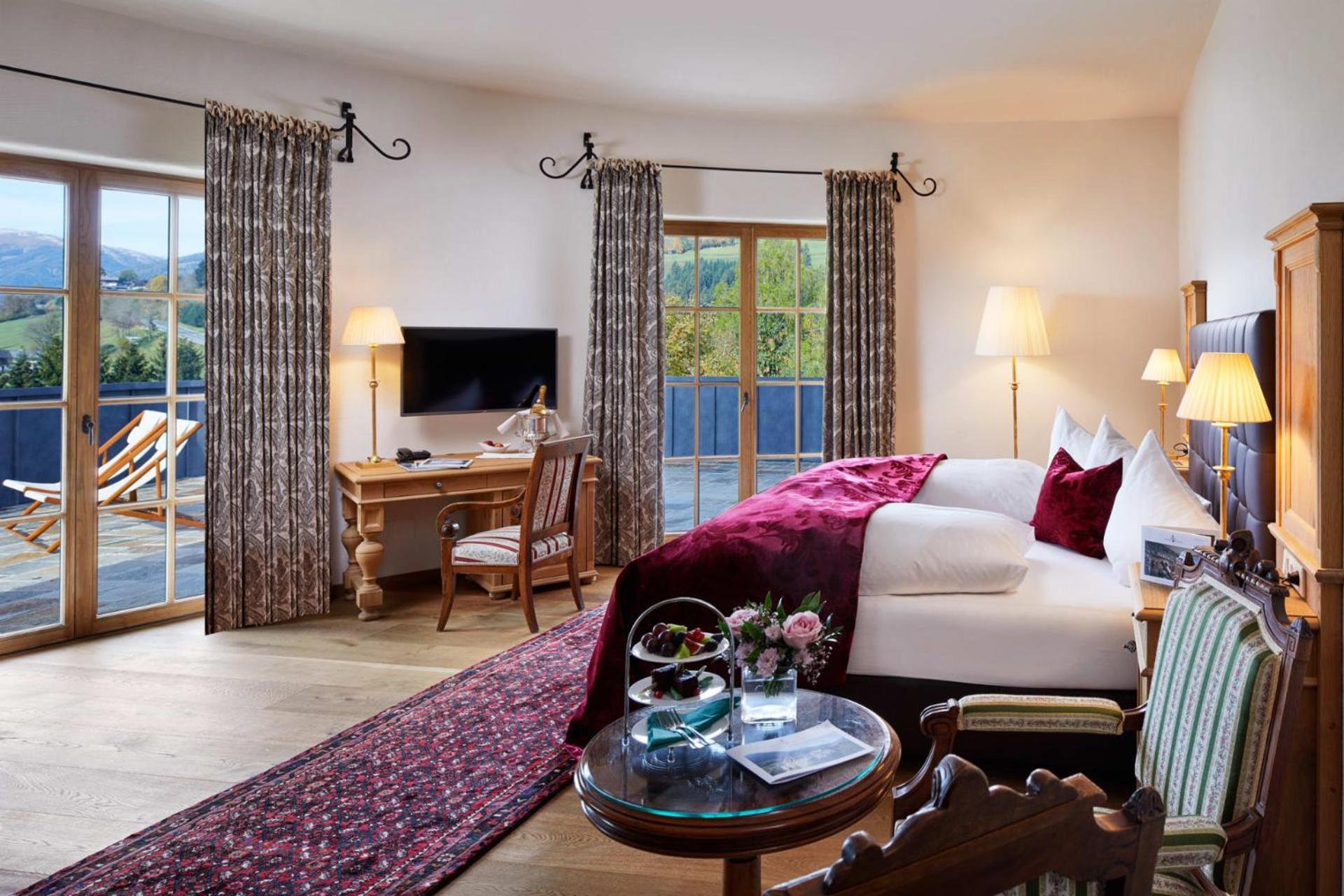 Hotel Schloss Митерзил Екстериор снимка
