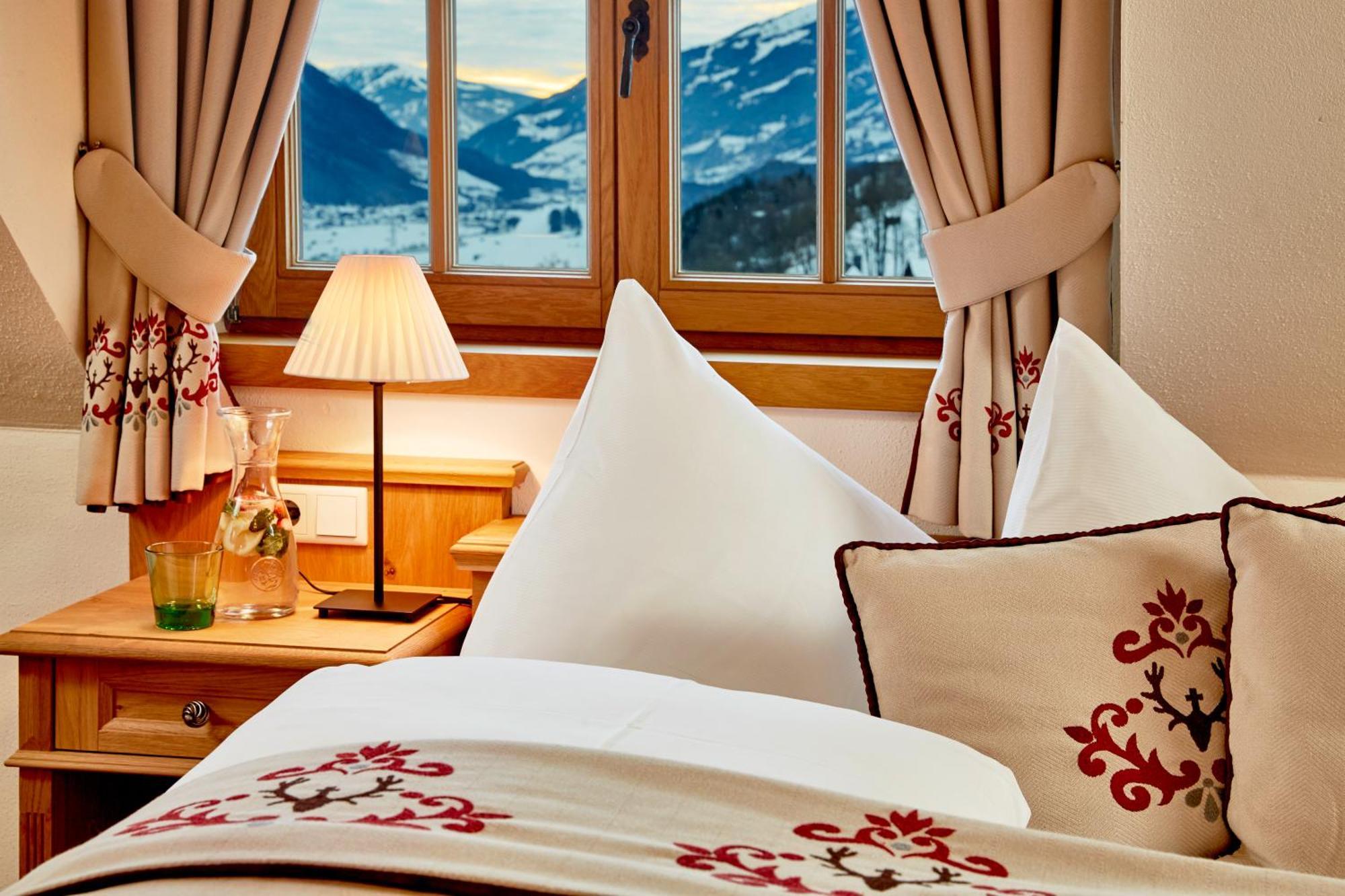 Hotel Schloss Митерзил Стая снимка