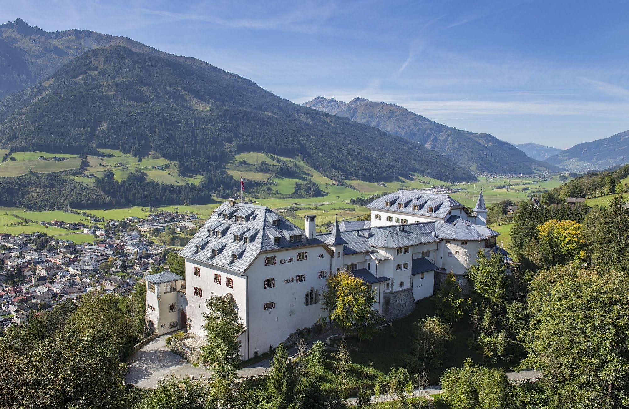 Hotel Schloss Митерзил Екстериор снимка